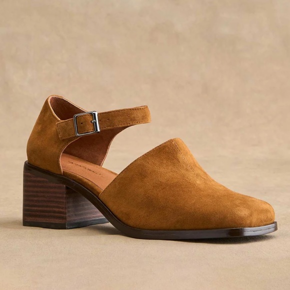 Trendy “Marty Shoes” by INTENTIONALLY BLANK. New in box. - Picture 4 of 8